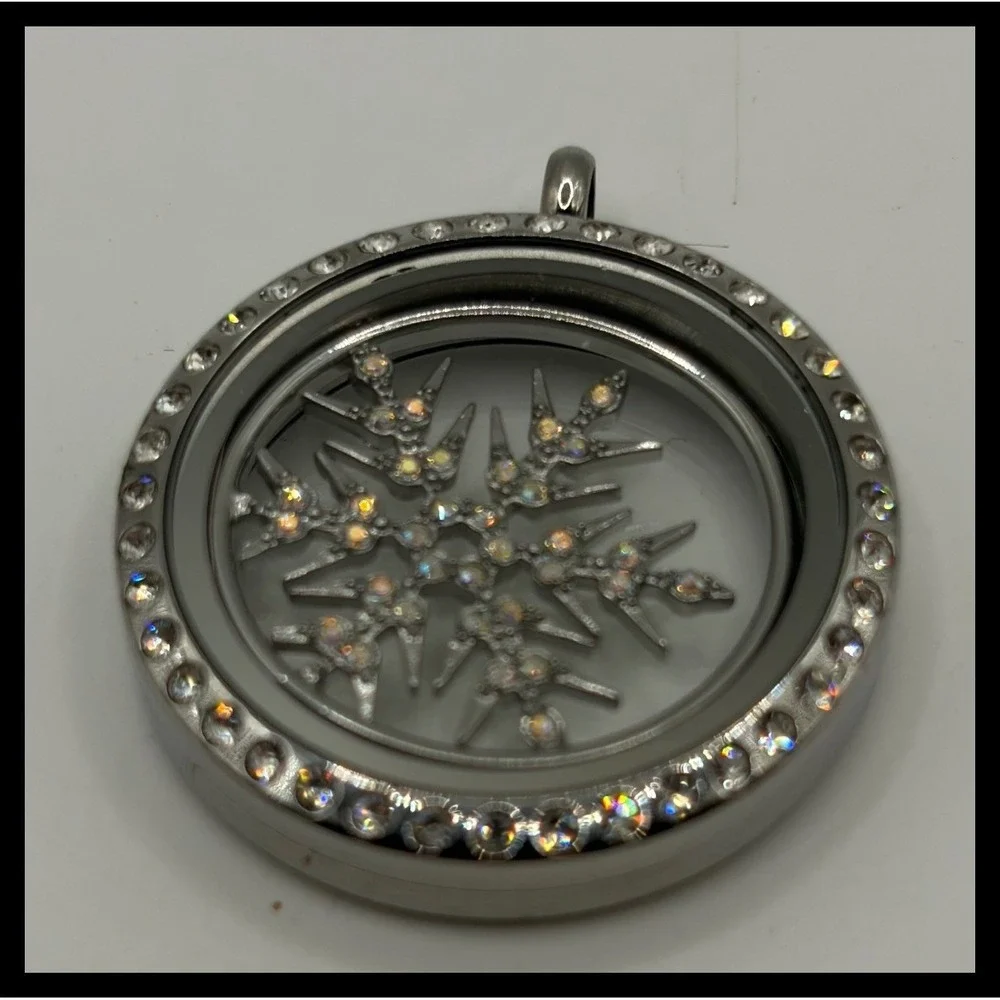 Origami Owl Snowflake Floating Locket Pendant Womens Silver Crystal Winter